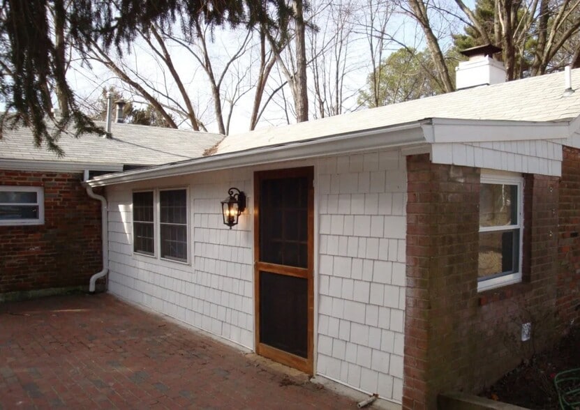 Building Photo - 4013 Graceland Ln