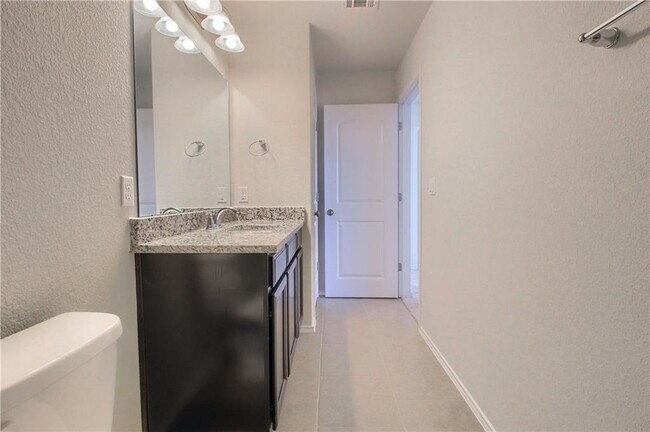Building Photo - 13909 Osmarea Dr