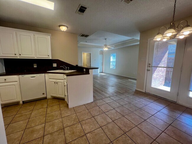 Building Photo - 2403 87th St