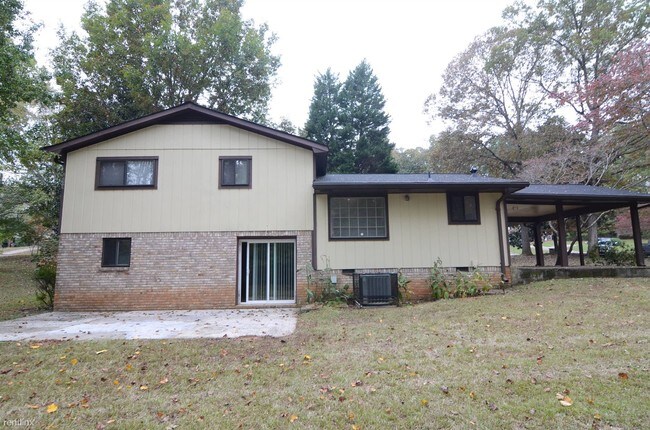 Building Photo - 3 br, 2 bath House - 233 Lucan Way