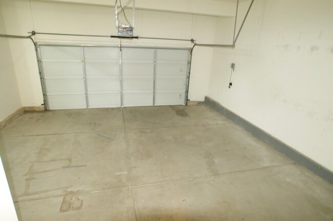 Building Photo - 426 Saint Ida Cir