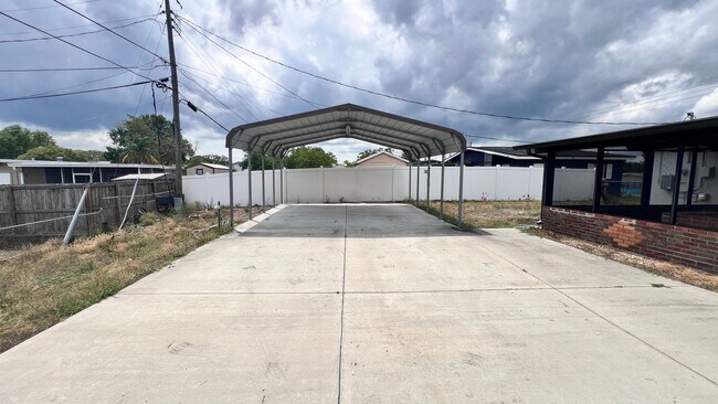 Building Photo - Timeless Appeal Meets Modern Living – 3BR Home on Expansive Lot in Titusville! WASHER & DRYER INC...
