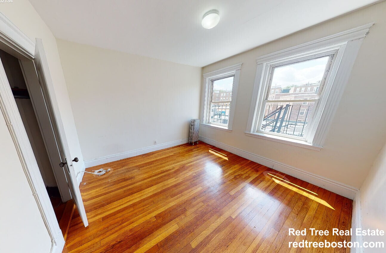 Building Photo - 1350 Commonwealth Ave