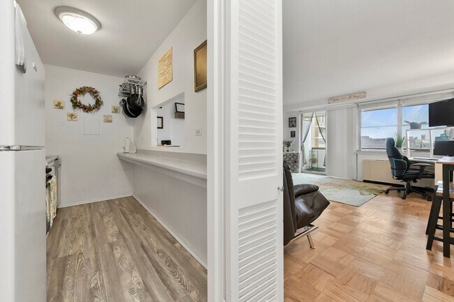 Building Photo - 6 Whittier Pl