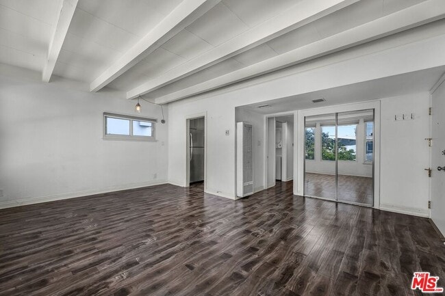 Building Photo - 130 Montreal St