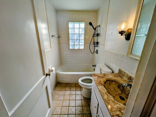 Building Photo - 1017 Madison Ave