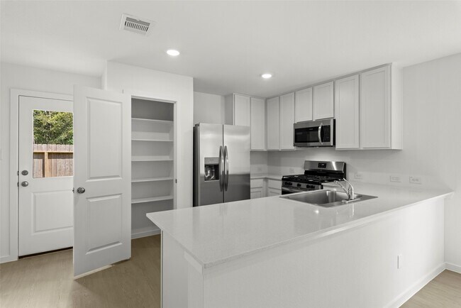 Building Photo - 1407 Cedar Plns Ct