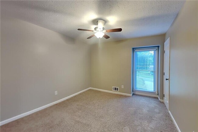 Building Photo - 6659 Kellogg Dr
