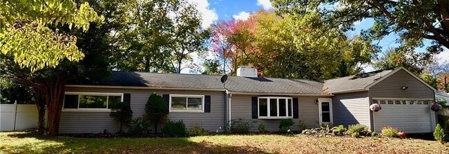 Building Photo - 187 Elmwood Dr