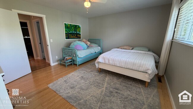 Building Photo - 626 White Briar Dr