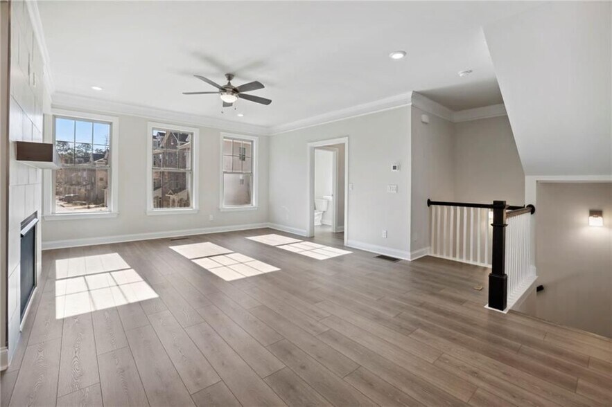 Building Photo - 1358 Live Oak Ln