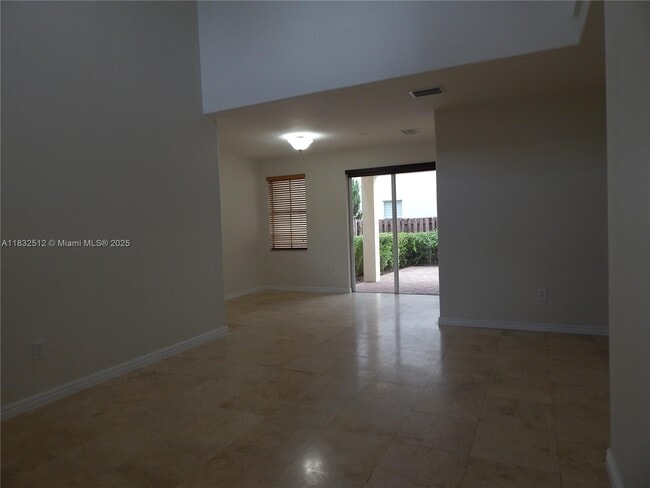 Building Photo - 320 SW 87th Ct