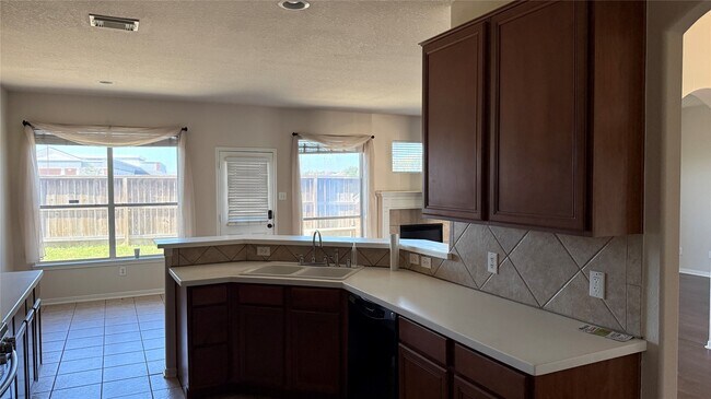 Building Photo - 2107 Auburn Vale St