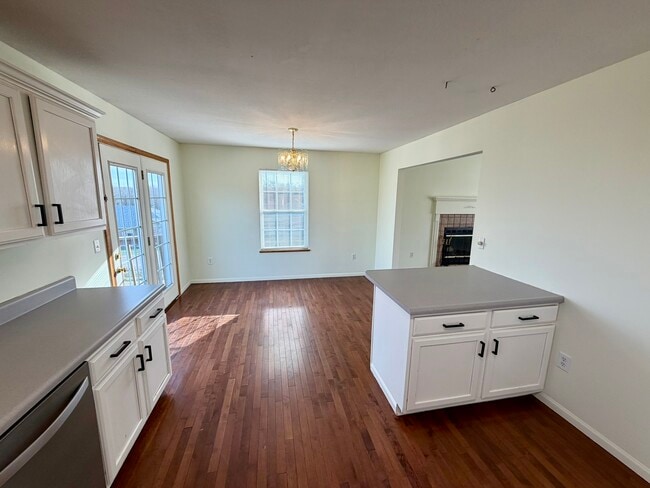 Building Photo - 571 SE 115th Rd