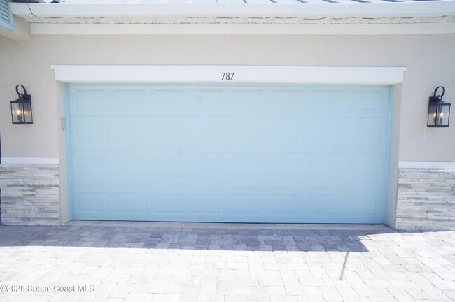 Building Photo - 787 Clearwater Ave