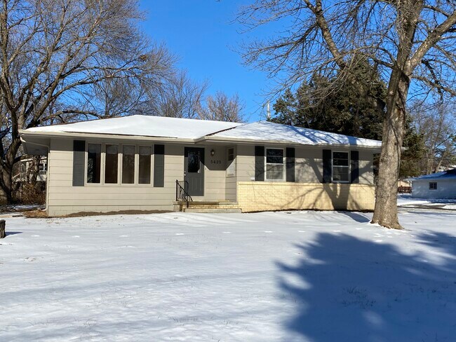 Building Photo - 5425 NW 66th Ave