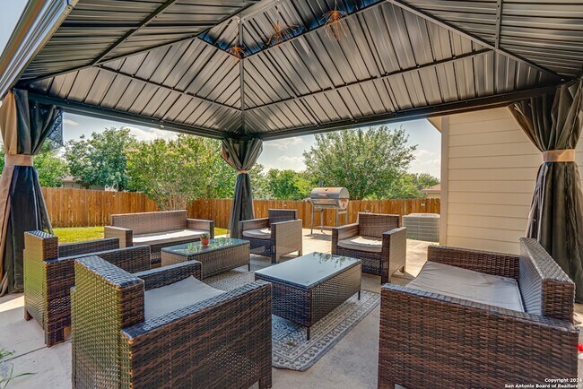 Building Photo - 5619 Red Canyon