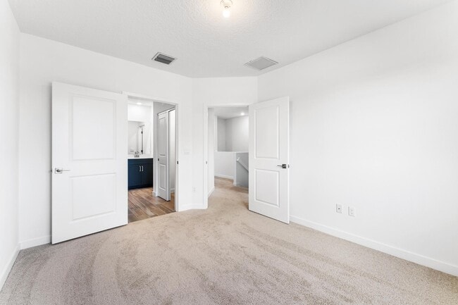 Building Photo - 5024 Elderberry St