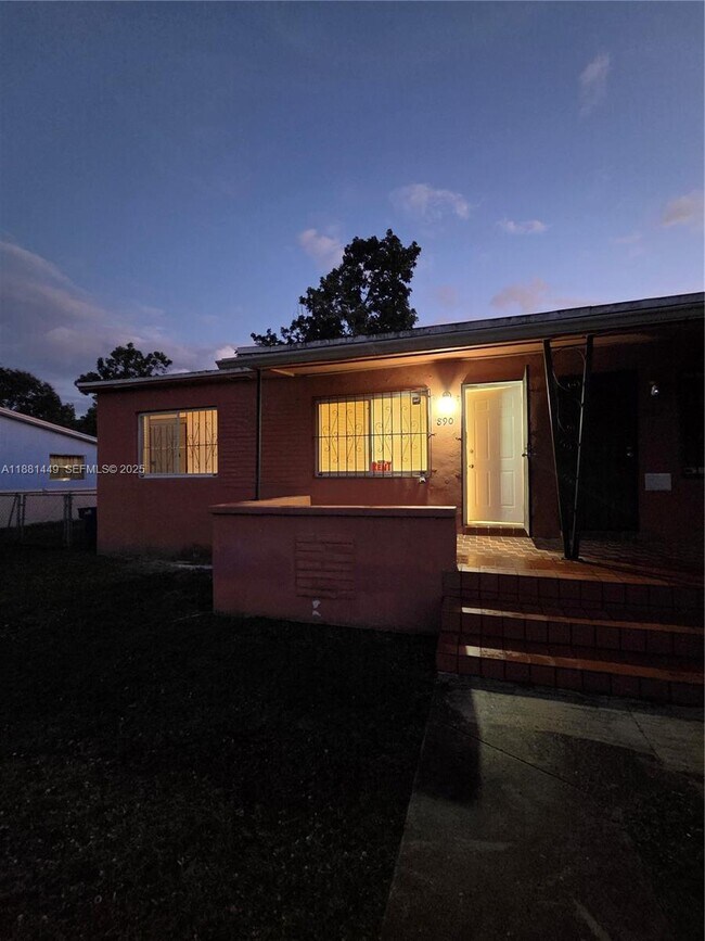 Building Photo - 890 NW 106th St