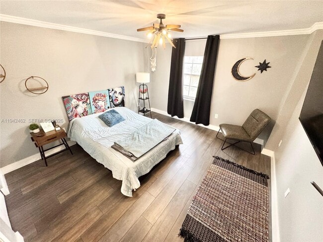 Building Photo - 520 SE 5 Ave