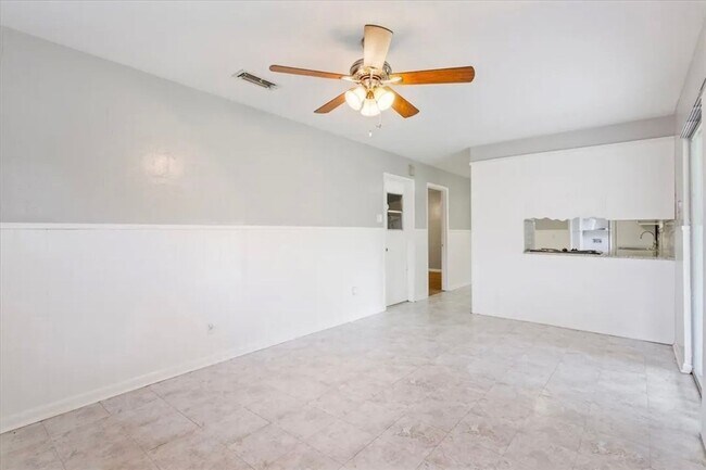 Building Photo - 316 Cranbrook Dr
