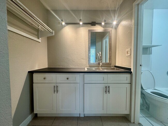 Building Photo - Best Deal in the Area! Newly renovated stu...