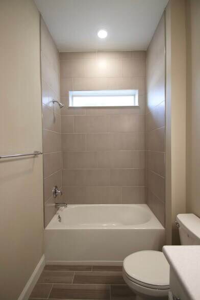 Building Photo - 68 Furrier Ct