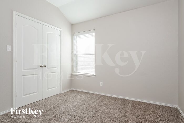 Building Photo - 2016 Cattle Creek Rd