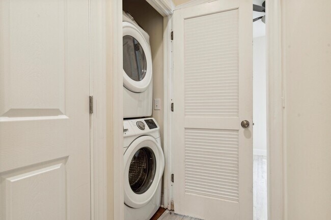 Building Photo - 1714 Fontain St