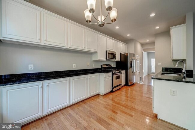 Building Photo - 6138 Manchester Park Cir