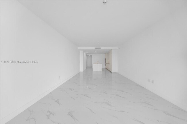 Building Photo - 700 NE 24th St