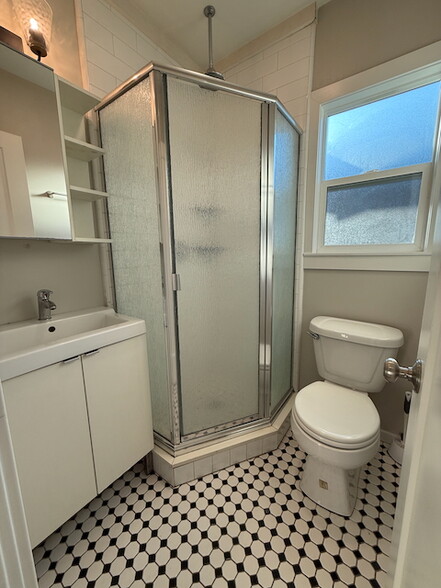 Bathroom - 1169 Leff St