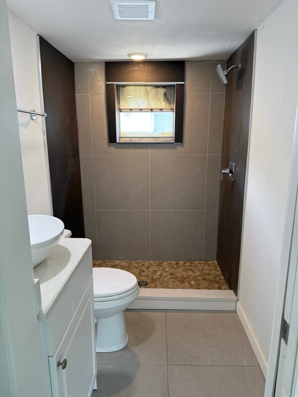 Building Photo - 3959 Eton Pl