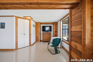 Building Photo - 2681 Lakeview Dr