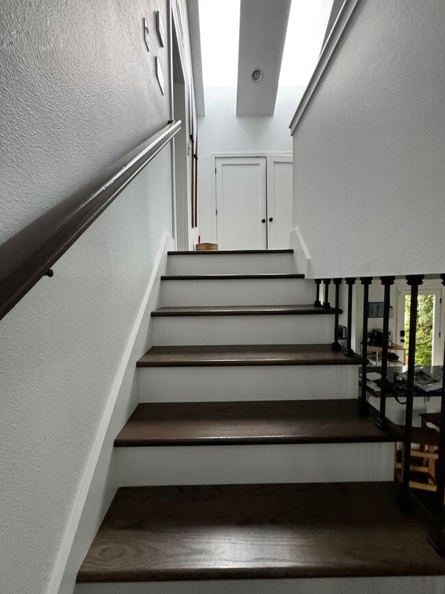 Building Photo - 4Bd/2.5Ba Seattle House