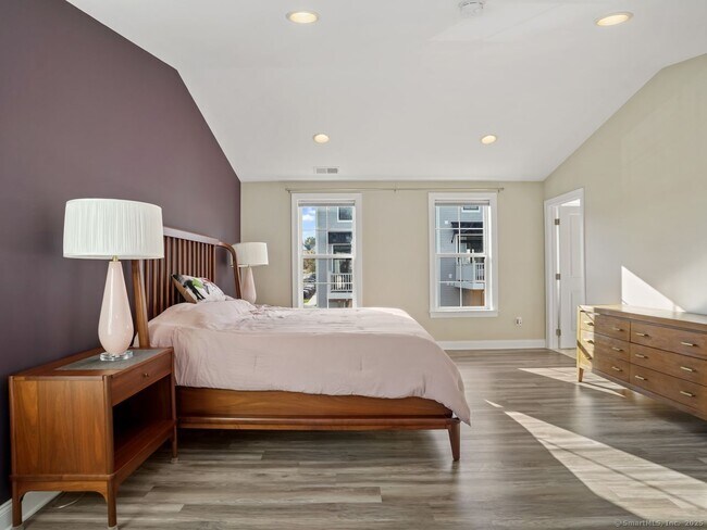 Building Photo - 22 Brentwood Cir