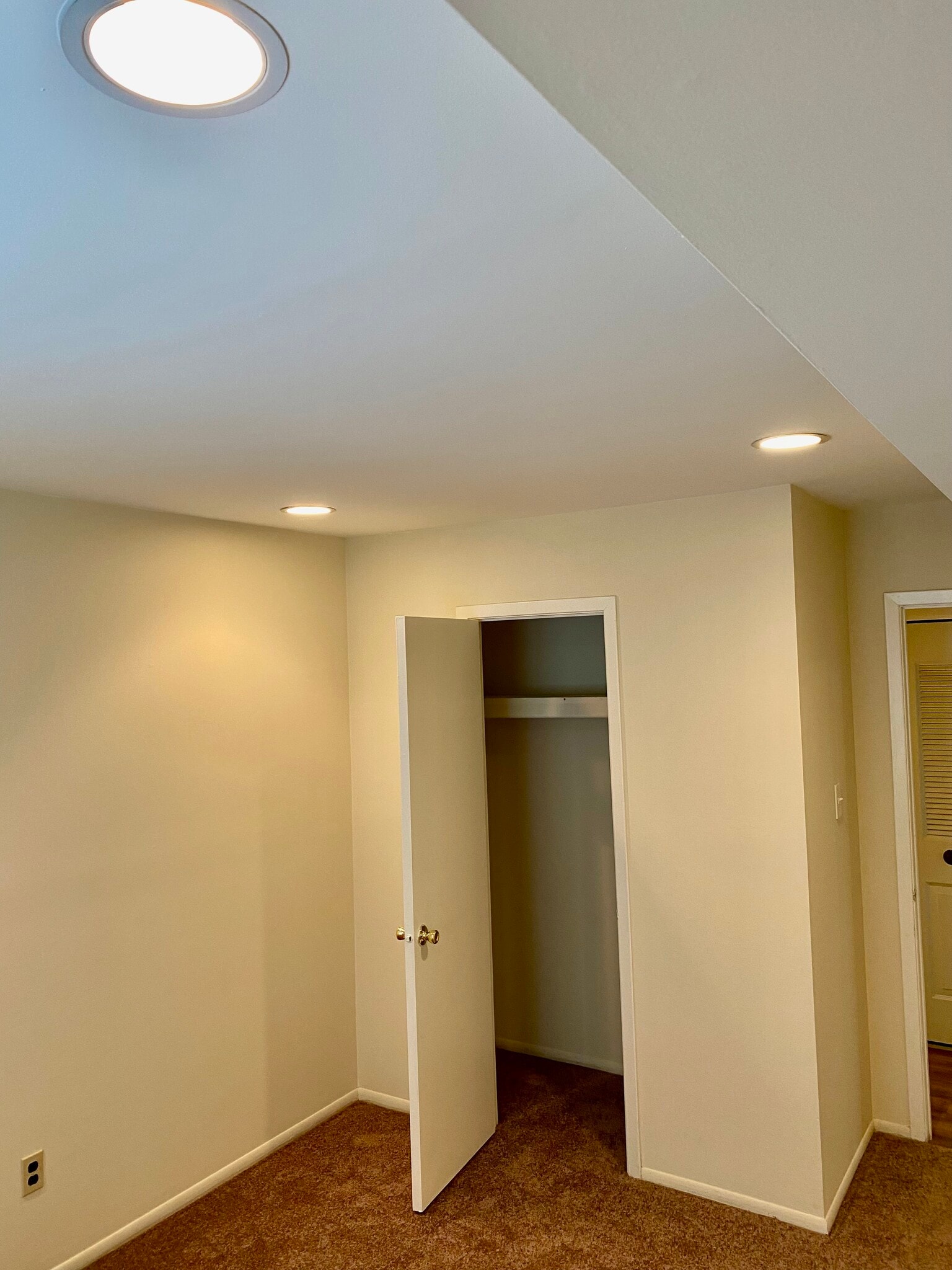 Building Photo - 2015 Jason Dr