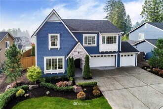 Building Photo - Stylish 5-Bed Home in Desirable Bothell ; ...