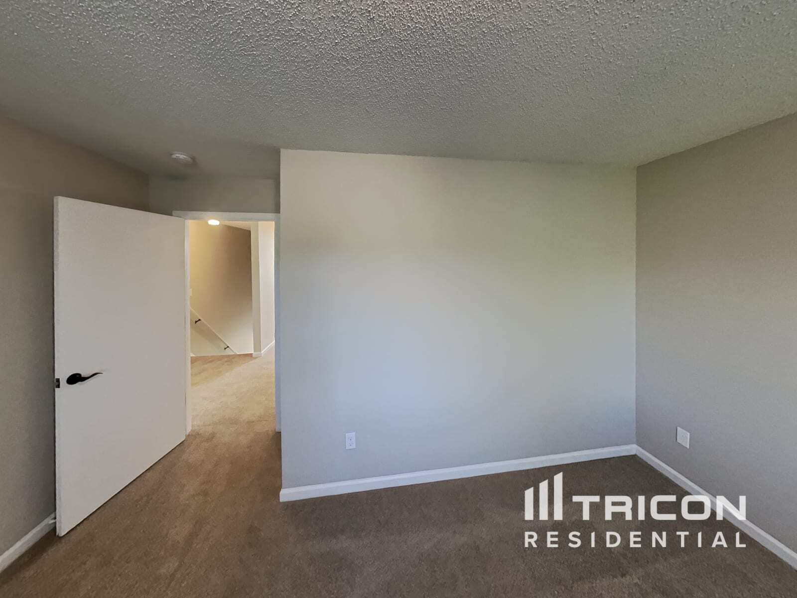 Building Photo - 5705 Waterpoint Dr