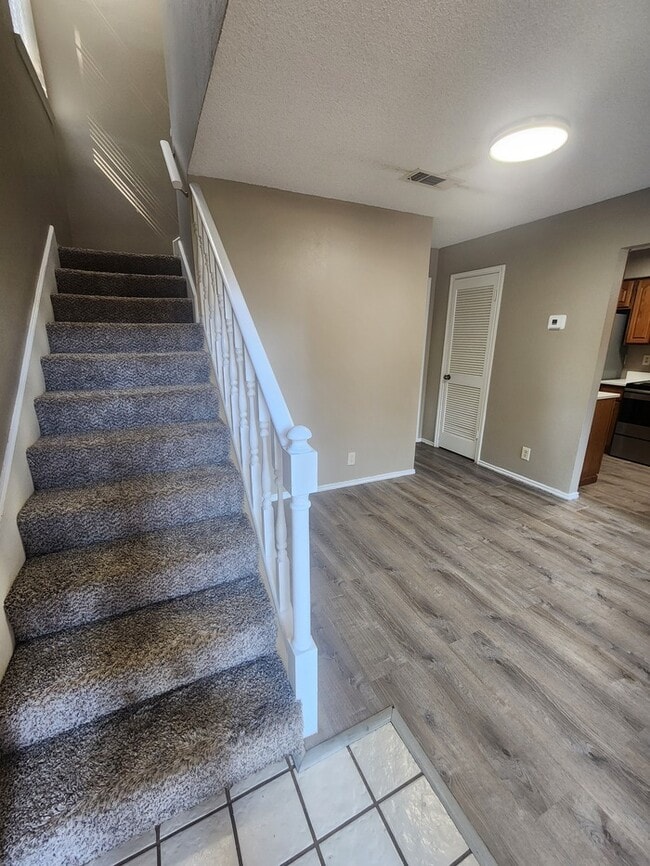 Building Photo - 1 bed 1.5 bath at Sagewood Condominiums, 2...
