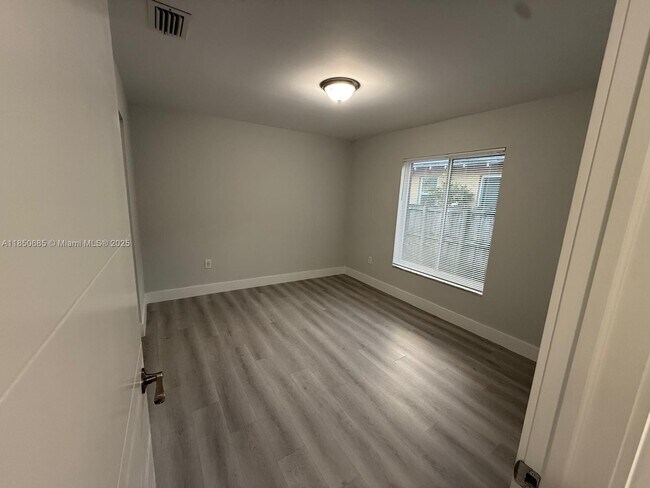 Building Photo - 576 NE 70th St