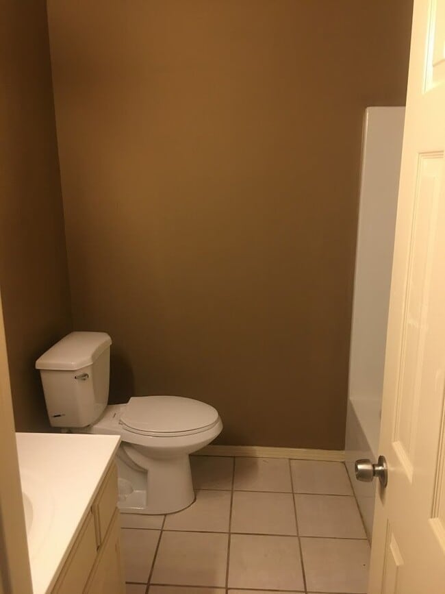 Building Photo - 719-721 N Storer Ave