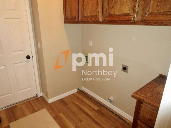 Building Photo - 3276 Formby Ln