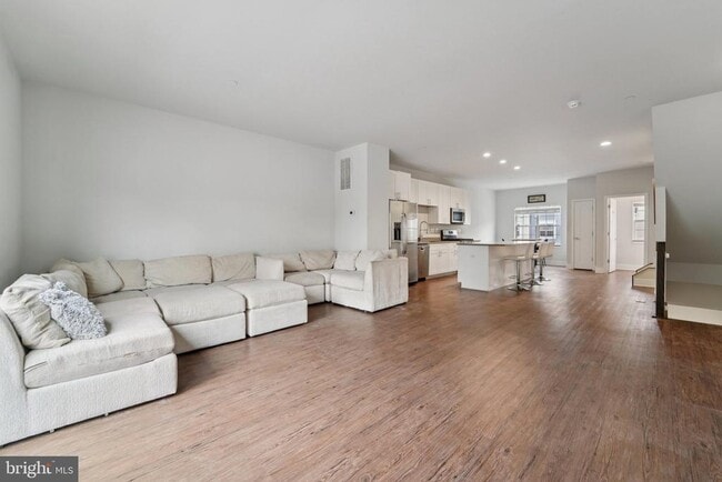 Building Photo - 7728 Lexington Ct