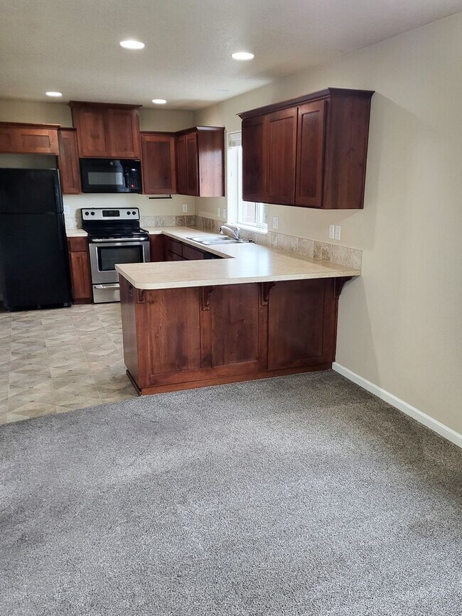 Building Photo - COLTON3607-3617