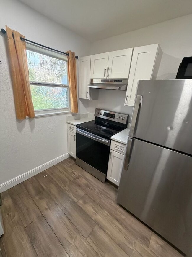 Building Photo - 3813 E Miller Ave