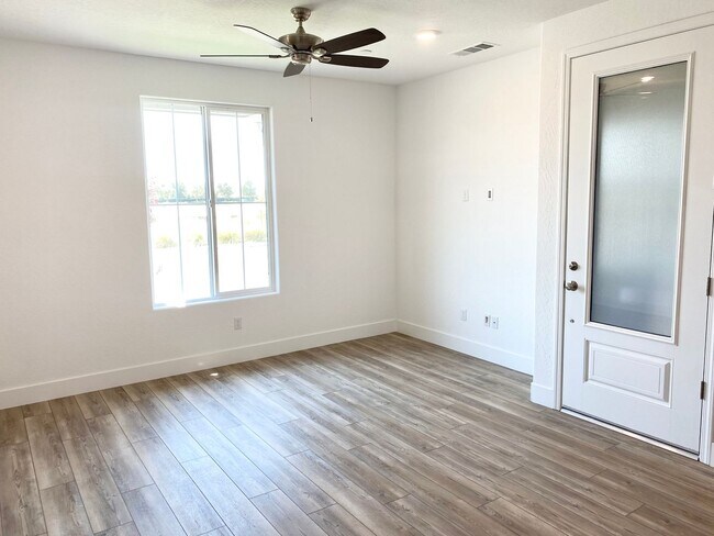 Building Photo - BRAND NEW 4/3.5 Lennar with In-Law Suite