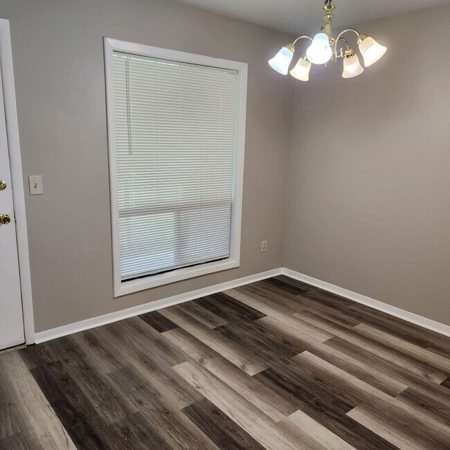 Building Photo - NEW PRICE! NEW UPDATES, YOU CANNOT BEAT THIS ONE!