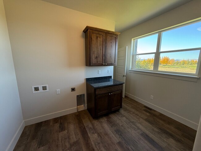 Building Photo - 82 Horseshoe Lp