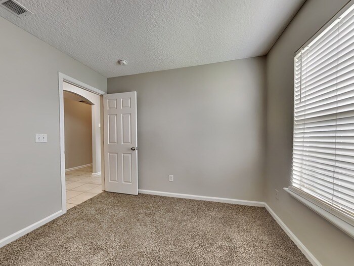 Building Photo - 12615 Richfield Blvd